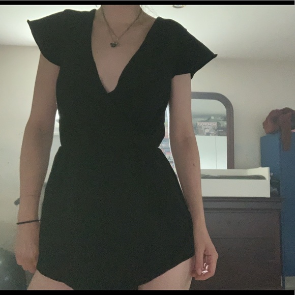 Super sexy black romper🔥 - Picture 1 of 2